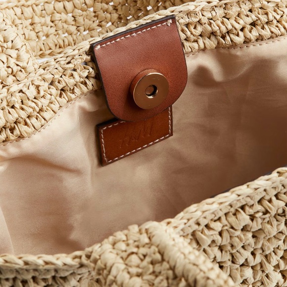 H&M Beige Woven Crossbody Bag - Picture 2 of 3